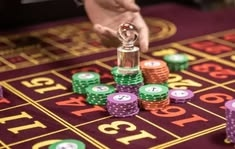 Spinoli خوش آمدید بونس +600% پیشکش موبائل ایپ کے پروموشن سیکشن میں دکھائی دیتی ہے۔